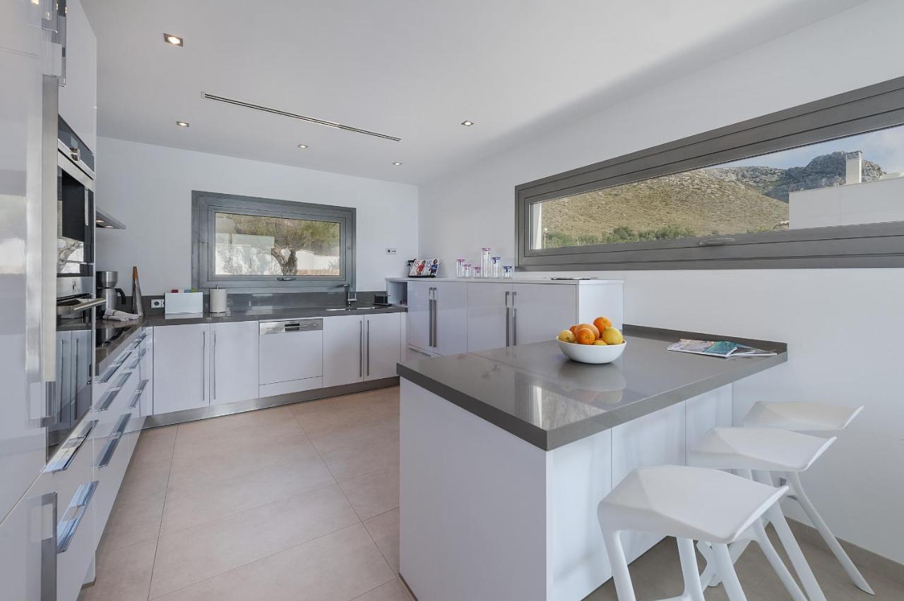 Luxury Villa Phoenix Port de Pollenca Exterior photo